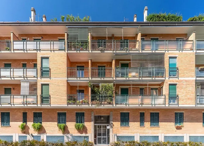 Pensjonat 12 -near Train Station -15 Min Rho Fiera-duomo-malpensa 3*