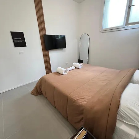 12 Guest house